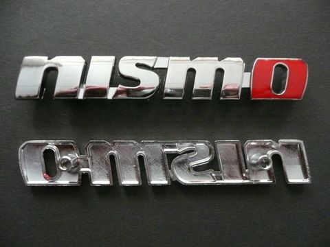 NISMO Front Grille Badge ( embleem )